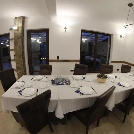 Casa Laur Cu Plaja Privata
