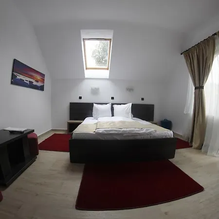 Casa Laur Cu Plaja Privata