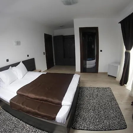 Casa Laur Cu Plaja Privata